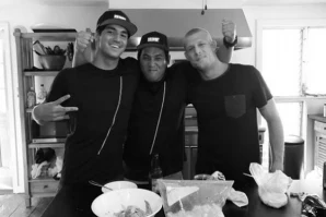 Medina, Kekoa Bacalso e Fanning, na casa Rip Curl