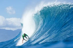 Show de tubos no 3º dia do WSL Pipe Challenger 2026