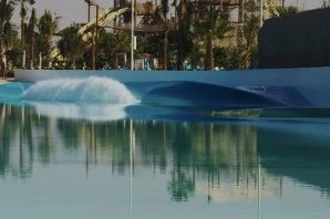 Arábia Saudita entra no mapa das ondas artificiais com nova piscina de água salgada