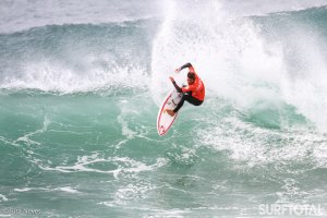 BONS MOMENTOS DE SURF EM RIBEIRA D'ILHAS - ERICEIRA