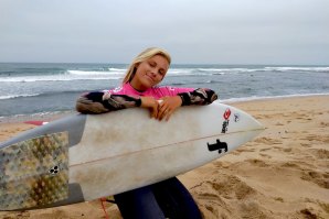 Cassie Gonçalves - 17 anos - Praia do Peneco