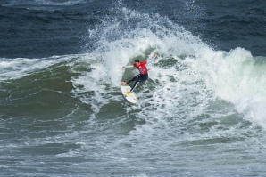 Sally Fitzgibbons e Carissa Moore entram com tudo em Bells