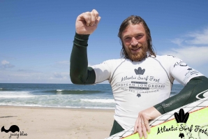Inglês Ben Skinner venceu hoje o Atlantic Surf Fest 2015