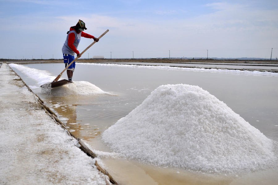 Maiores quantidades de microplásticos foram encontradas no sal vendido na Indonésia.