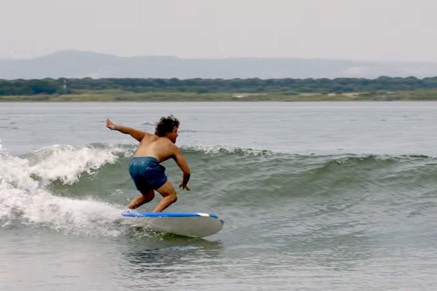 Surf no rio? Luís Perloiro vai à descoberta da misteriosa onda da Ilha do Rato