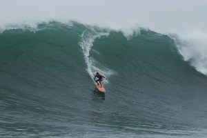 Os &quot;groms&quot; peruanos ao ataque do big surf.