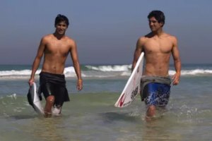 GABRIEL MEDINA E MIGUEL PUPO TREINAM EM MARESIAS