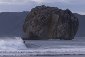 Nic Von Rupp aproveita o swell na Costa Rica