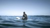 O surfista consciente: como os ritmos do oceano ensinam a encontrar calma e clareza
