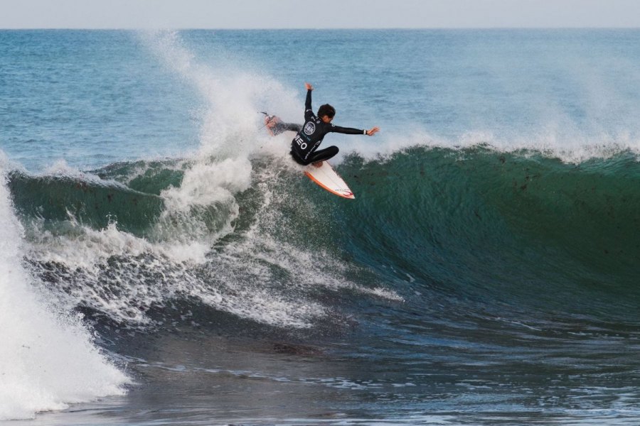 Matias Silva Canhoto estará a surfar em casa