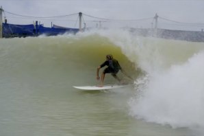 OS TUBOS A ALTA VELOCIDADE DE JACKSON DORIAN NA PISCINA DE ONDAS DE KELLY SLATER