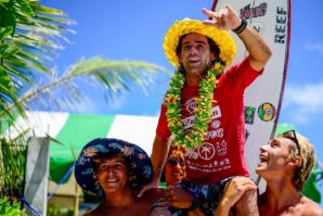 MASON HO MOSTRA A SUA VITÓRIA NA ETAPA DO TAHITI NO SEU ÚLTIMO VÍDEO