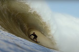 A ondulação que atravessou o Pacifico Sul e virou para Norte "causou" a onda mais rápida do Mundo