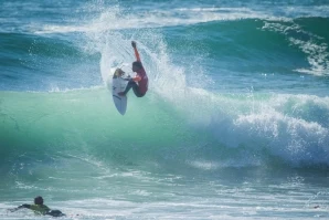 Miguel Blanco termina em 5º no Pro Junior de J-Bay