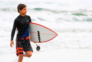 Rodrigo Chaves, 13 anos, é um dos jovens surfistas da Linha.