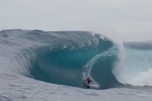 A AUSTRALIANA LAURA MACAULEY FEZ HISTÓRIA NO SLAB "THE RIGHT"