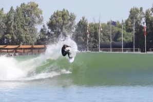 ROB MACHADO TESTA O NOVO MODELO GLAZER DA FIREWIRE NA PISCINA DE ONDAS DE KELLY SLATER