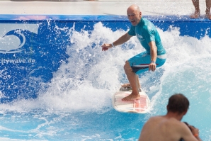 AEROPORTO DE MUNIQUE COM PISCINA DE ONDAS GRÁTIS PARA VIAJANTES