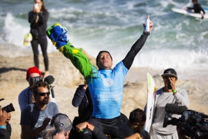 Adriano de Souza sai da Austrália no topo