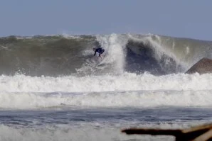 Josh Kerr desliza nas direitas perfeitas de Barra de la Cruz