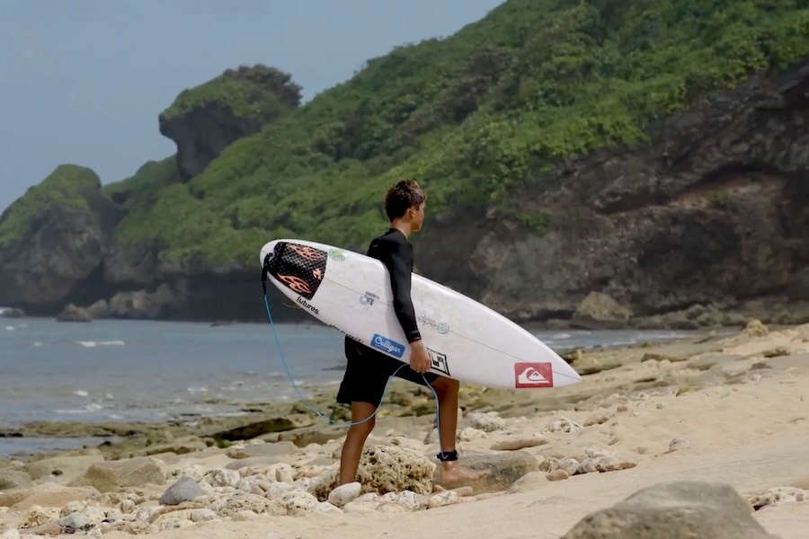 Jaime Veselko entre Austrália e Indonésia em novo clipe de free surf