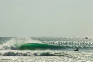 Rip Curl Cup Padang Padang 2025 prestes a arrancar com tubos de gala em Bali