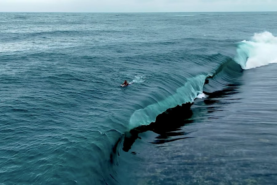 Novo slab na Polinésia Francesa entra no radar: será mesmo surfável?