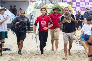 JAKE PATERSON LEVA-NOS AOS BASTIDORES DO VANS US OPEN OF SURFING