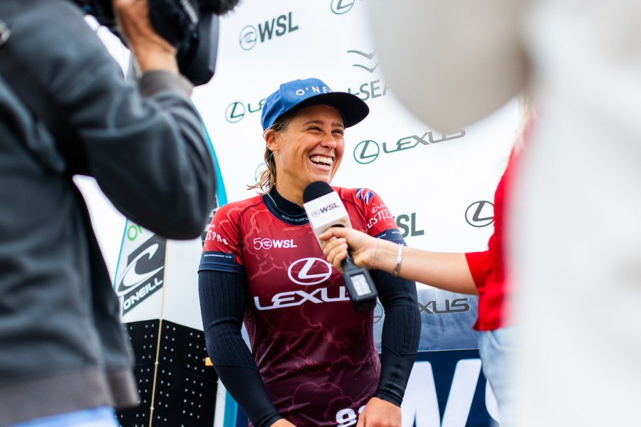 Yolanda Hopkins mantém sonho da pós-temporada vivo num dia de grandes performances em Trestles