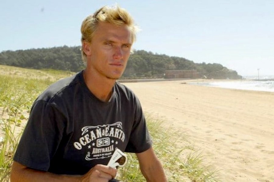 Ex Surfista do WCT, Chris Davidson, morre após uma luta num Bar