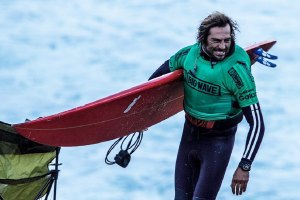 João de Macedo faz hoje a estreia em Pe&#039;ahi, famoso spot de ondas grande de Maui.