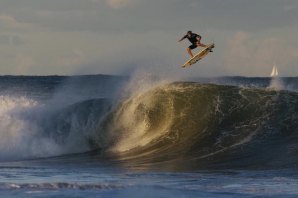 Com uma sessão de freesurf, a ação em Narrabeen já começou!