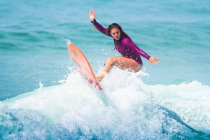 Kathleen Barrigão é uma das atletas que irá competir no Nacional de Longboard.