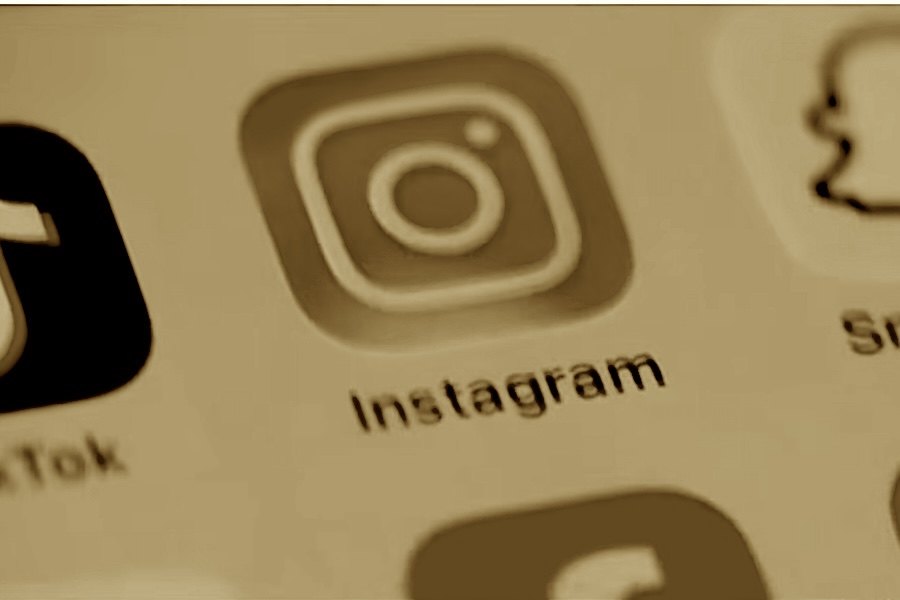 Jovem processa Meta e YouTube por vício — e levanta nova questão: até onde vai a responsabilidade das marcas?