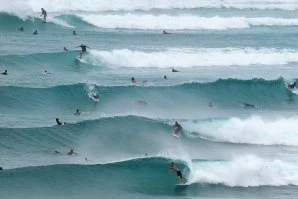 Ideia procura criar mais &quot;surf spots&quot; e espalhar o crowd da Gold Coast.