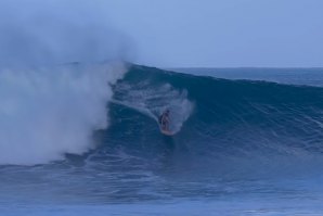 AS ONDAS A QUEBRAR NO SEGUNDO REEF DE PIPELINE