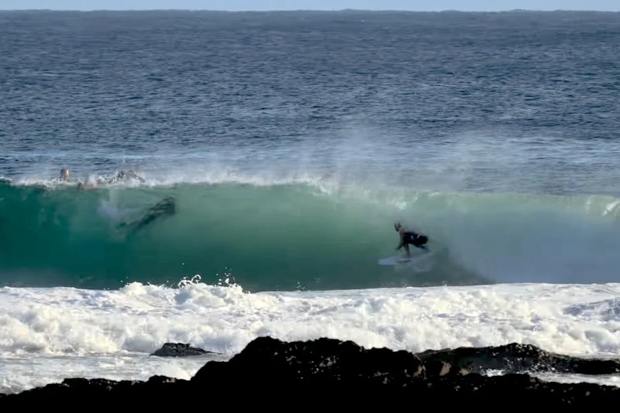 Surf Tube Snapper Rocks Snappers está de volta e com o fundo perfeito:Tubos de sonho em Snapper ...