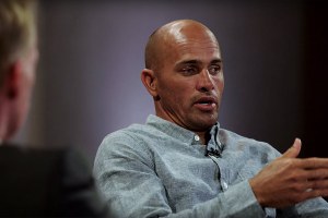 &quot;MOMENTO INEGÁVEL&quot; COM KELLY SLATER. A ENTREVISTA COMPLETA